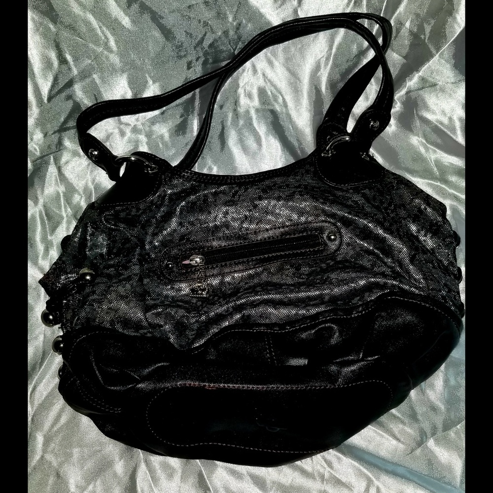 Woman's Handbag - Picture 2 of 8